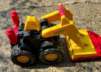 Tonka Mighty Front Loader Large Construction Truck Yellow Red