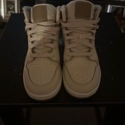 Jordan 1 Mid Utility Fleece Pearl White (5Y) 
