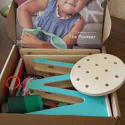 Lovevery The Pioneer Kit (16, 17, 18 Mo)