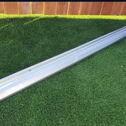 2018 -2024 TOYOTA CAMRY L LE LEFT SKIRT
DRIVER SIDE ROCKER MOLDING GENUINE
USED OEM. NC33A