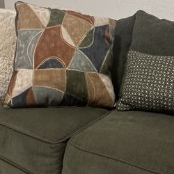 Perfect green couch’s