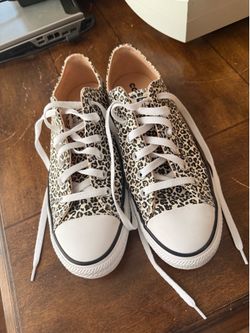 Converse All Star Chuck Taylor’s - leopard print women’s size 10