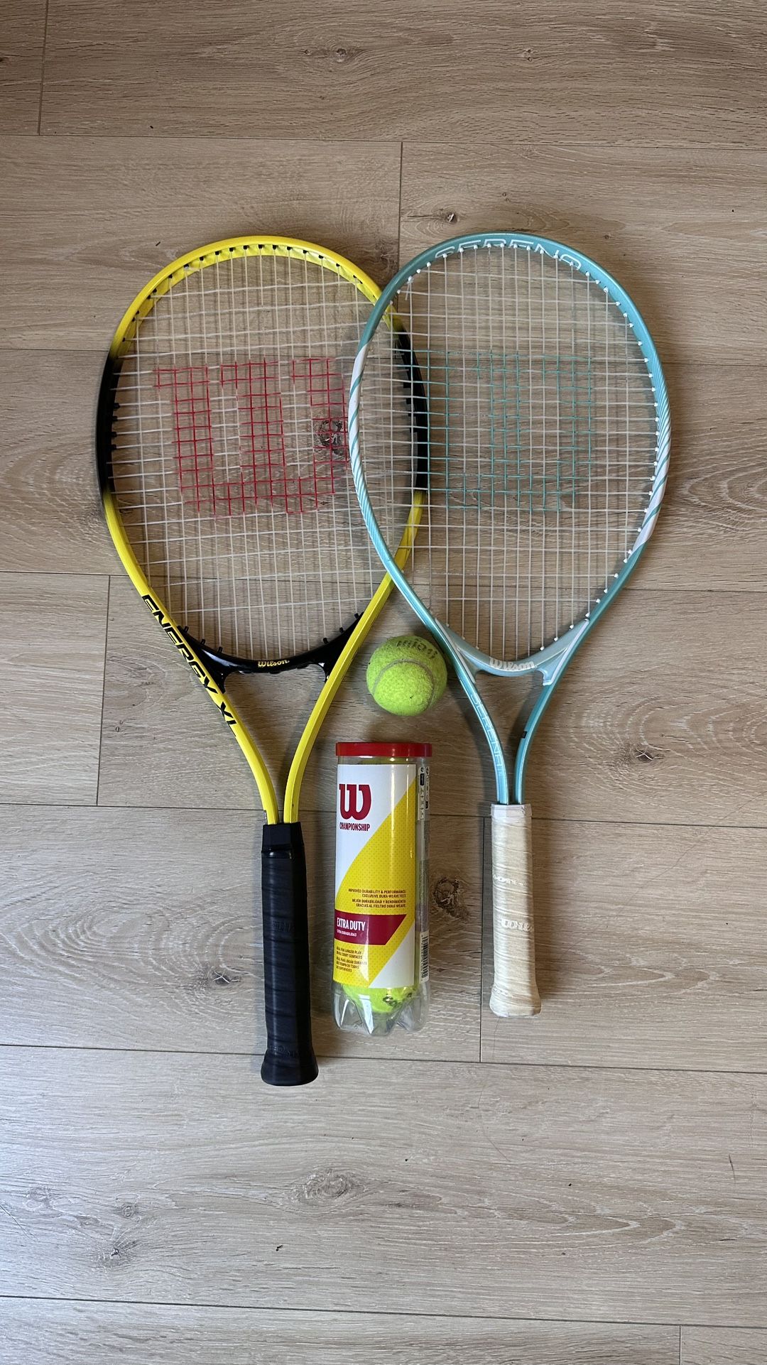 Tennis rackets W/ Balls