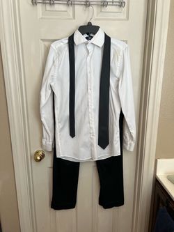 Camisa De Vestir Blanca DOCKERS - Size S  14/ 14- 1/2  32/33 , Pantalón De Vestir Negro CALVIN KLEIN- Size W30 L30 , Corbata VAN HEUSEN