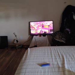 Onn Roku TV 32 Inch