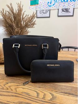 Michael kors purse and wallet