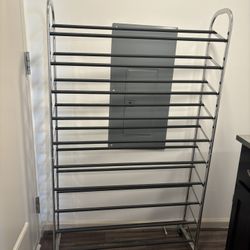 Rolling shoe rack 