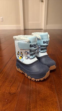 Bluey snow boots