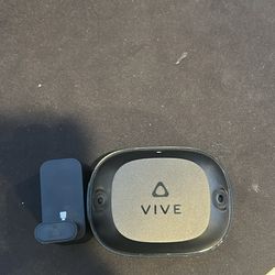 HTC VIVE Ultimate Tracker with dongle