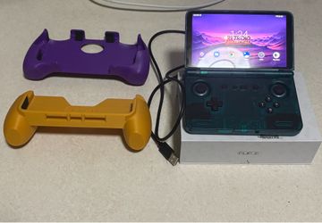 Retroid Pocket Flip 2 SD865 Ice Blue handheld console