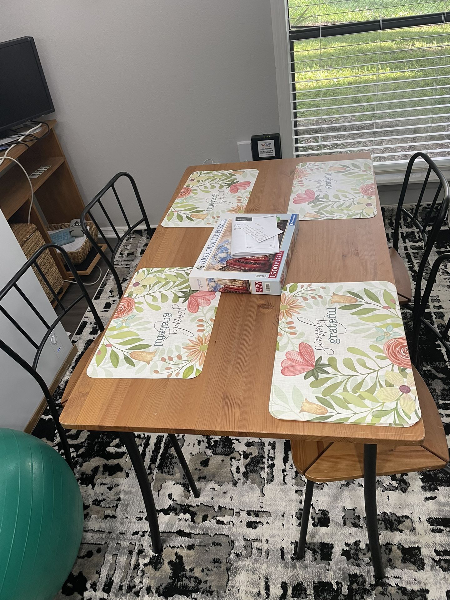 Dinning Table And Chairs