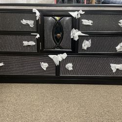 Dresser Brand New From Box Black Color 6 Drawer