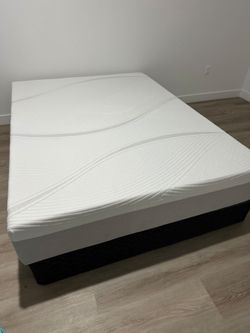 King size Mattress Pillow Top New
