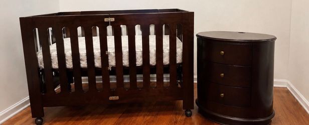 Alma Bloom 4-in-1 Convertible Crib Infant to Toddler + Mattress + Matching Nightstand Asking $350 OBO