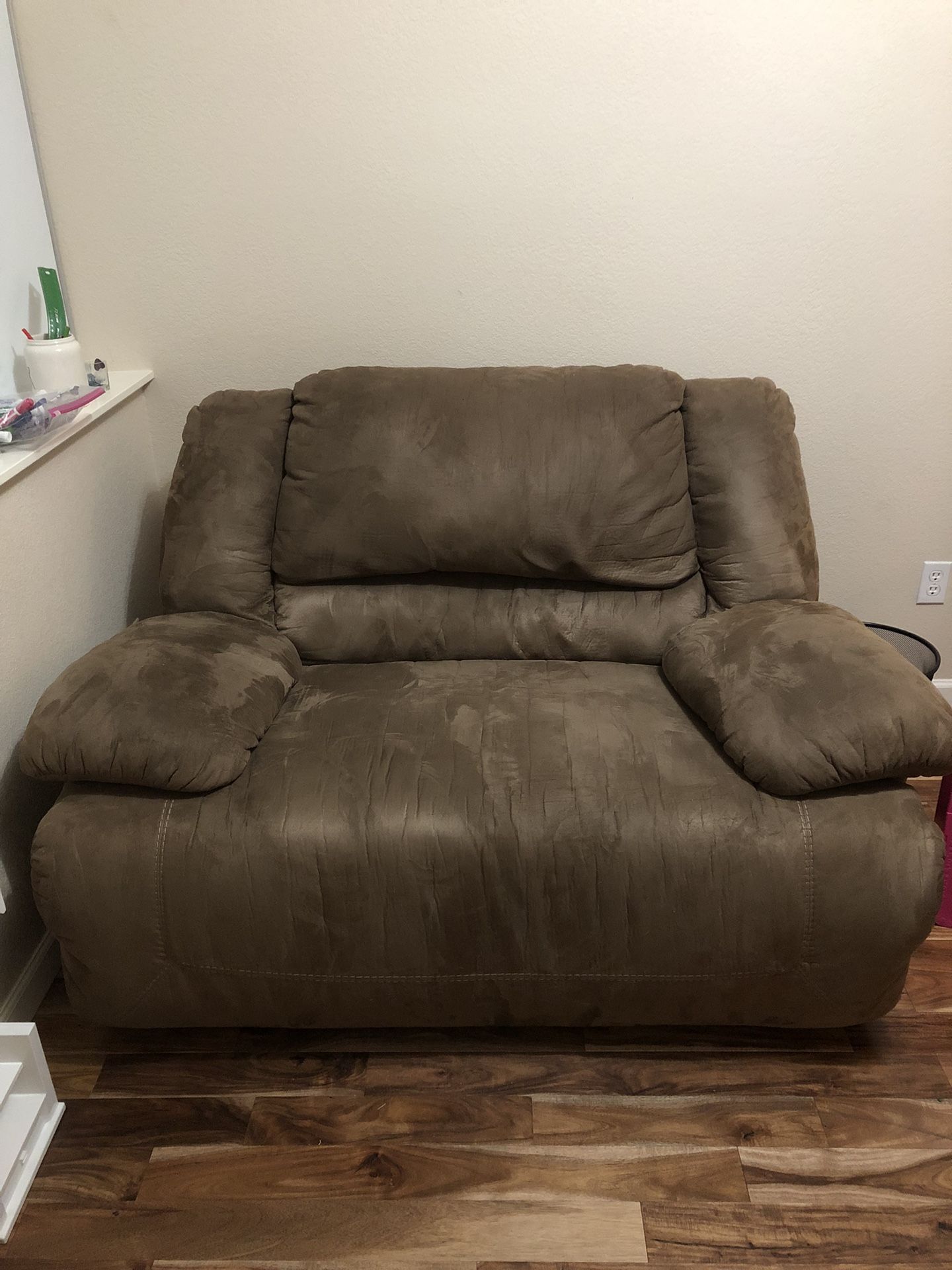 Over Sized Reclining Chair 