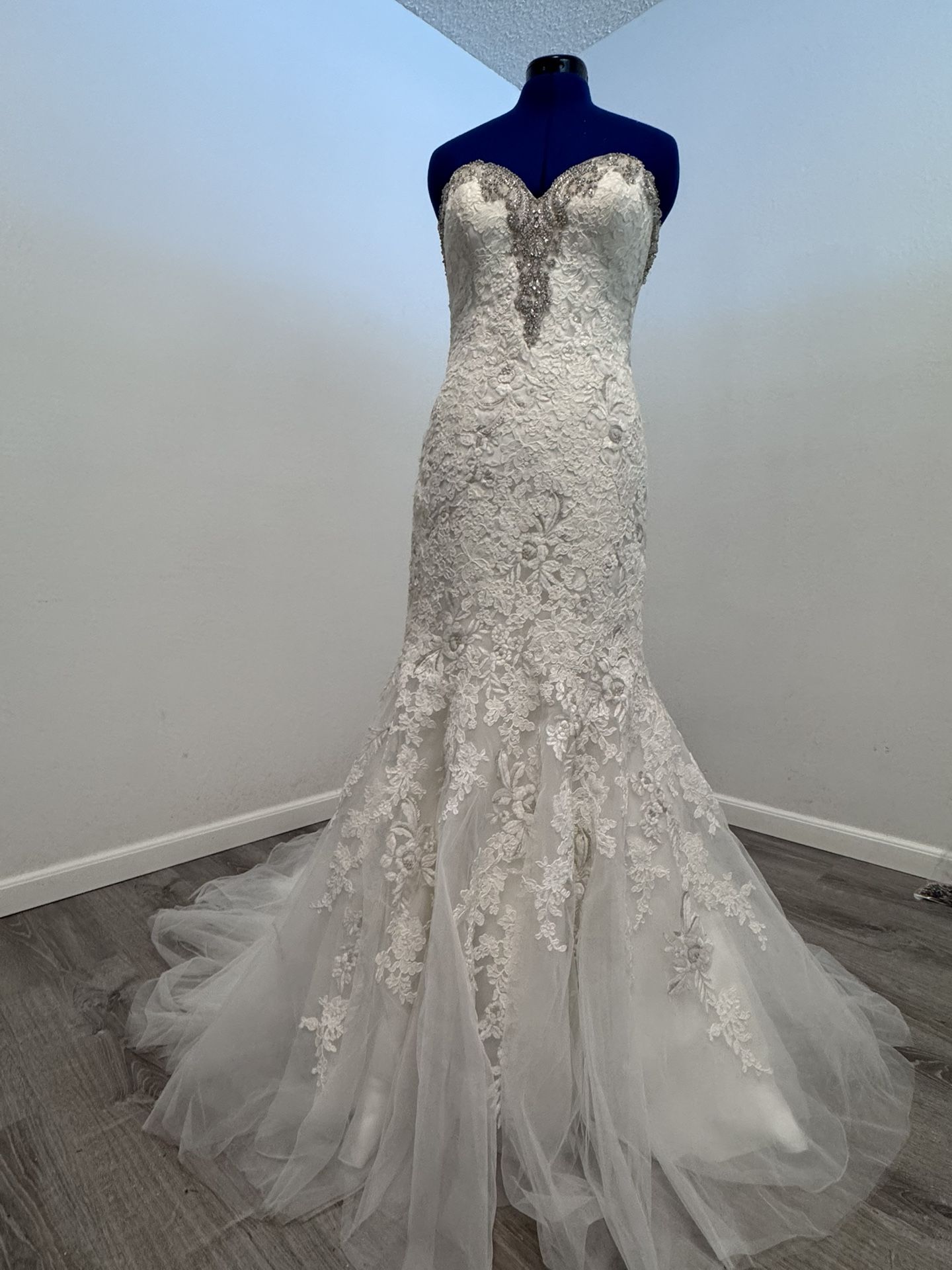 Brand New Mermaid wedding dress