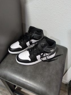 Jordan 1 size 6Y brand new