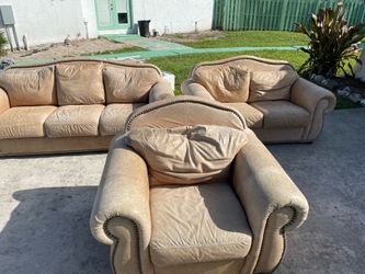 Couch set