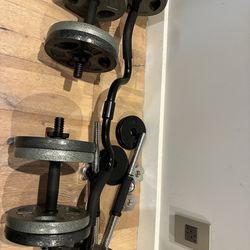 Free weights with 5 and 10 lbs and work out bench!