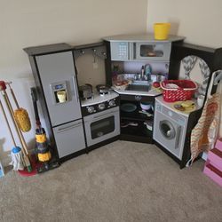 Kids Kitchen W/ Accs.