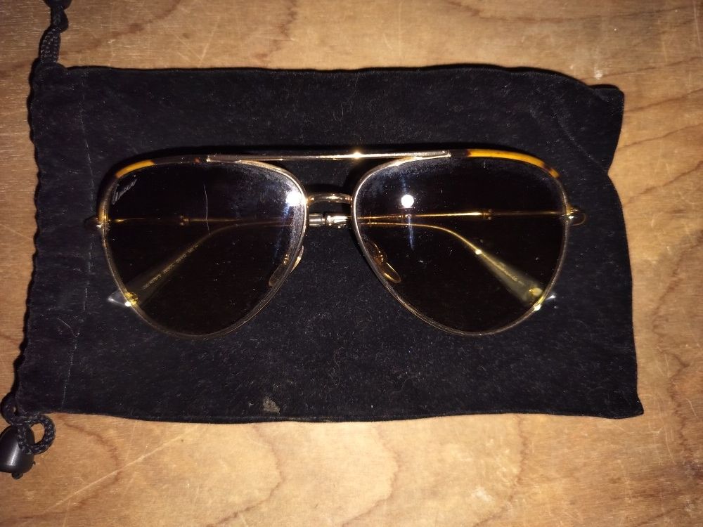 Gucci Aviator Style Sunglasses 