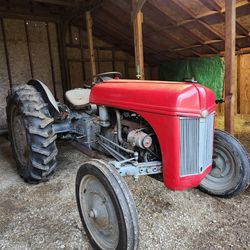 9N FORD TRACTOR 
