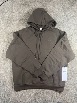 Brown alo pullover, brand new wit tags. Size large