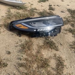 Ford Explorer Right Headlight LED 2024-25