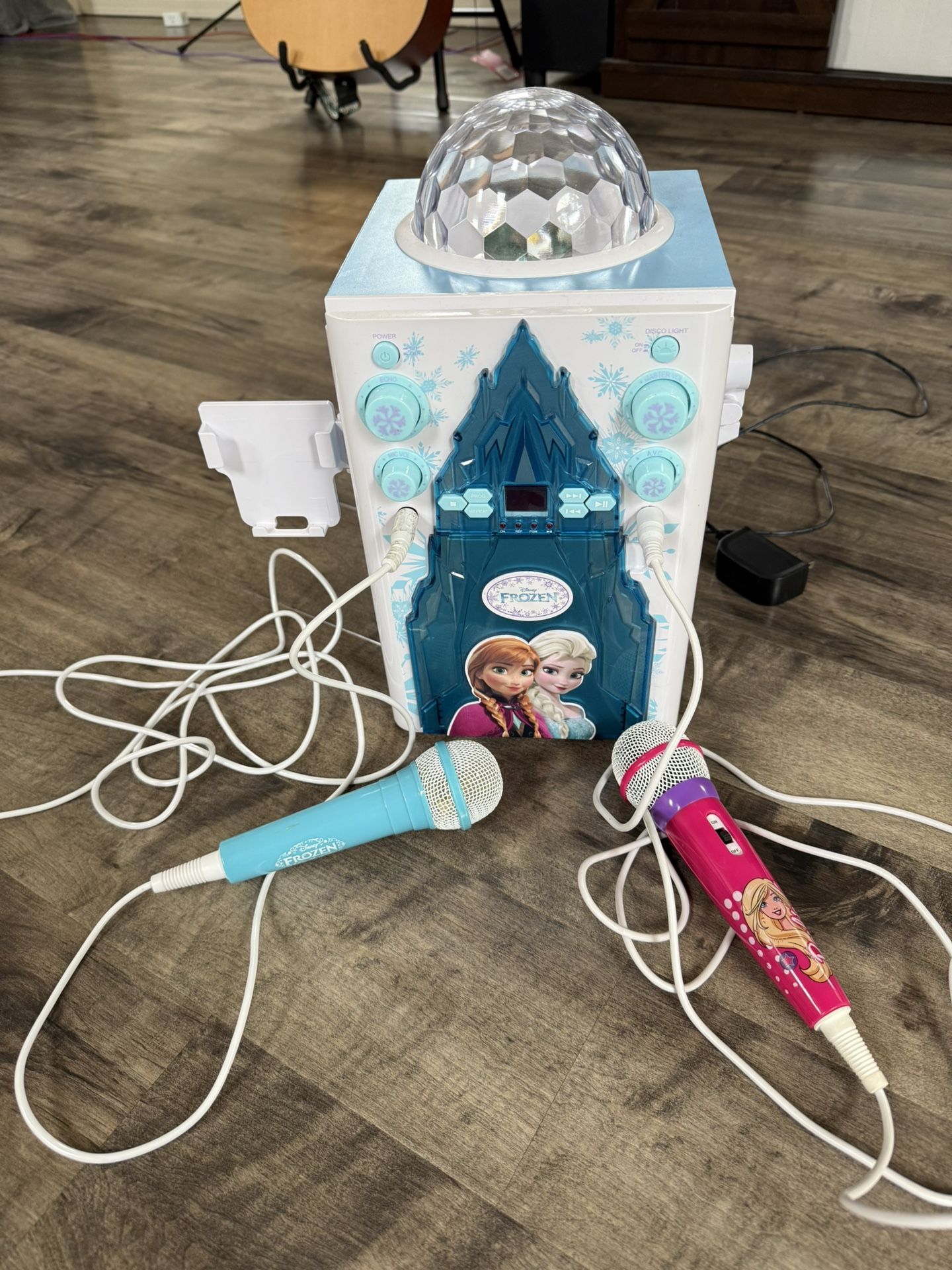 Disney Frozen Karaoke Machine With CD, Mics and Disco Lights