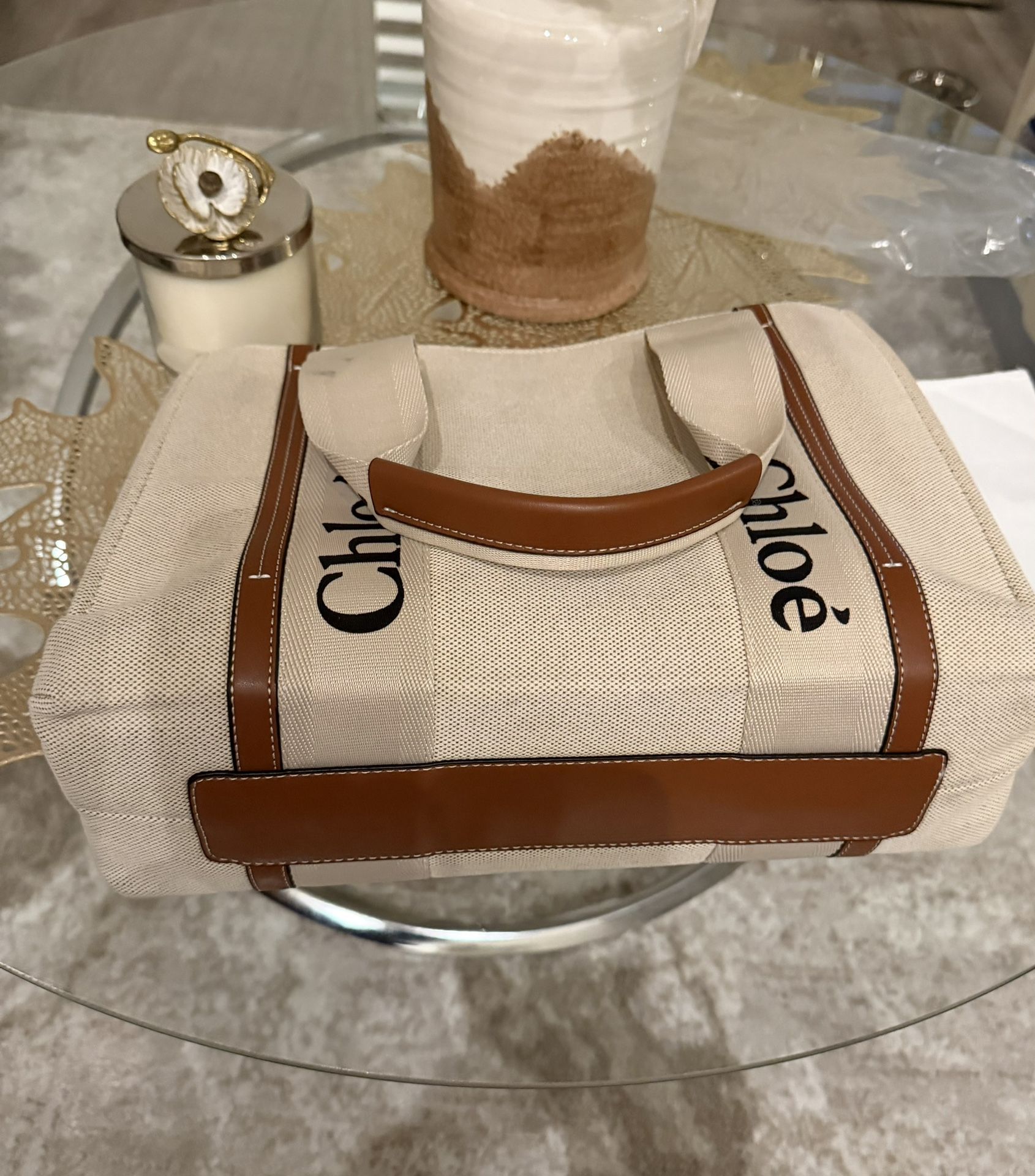 Women medium size bag with brown handles