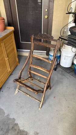 antique rocking chair 🔥 Early 1900s antique rocking chair $150