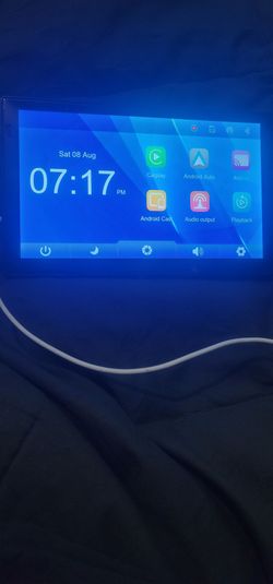 2 Portable Car Screens with CarPlay and Android Auto