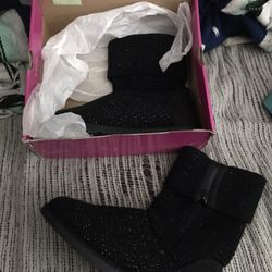 Ladies boots new in box size 10 only $45