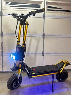 Brand new Electric scooter Kaabo Wolf King GTR Top speed 65Mph , Long range 112Miles