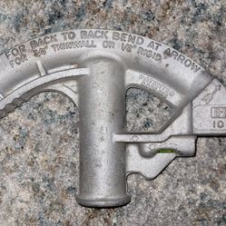 Pipe bender