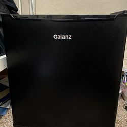 Galanz Mini Fridge 