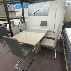 Dining Table & 6 Chairs