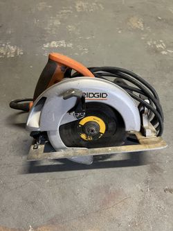 Rigid Corded Electric Skillsaw 