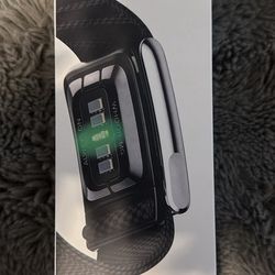 WHOOP Life MG Fitness Tracker