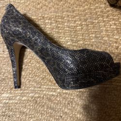 MK Heels Size 9