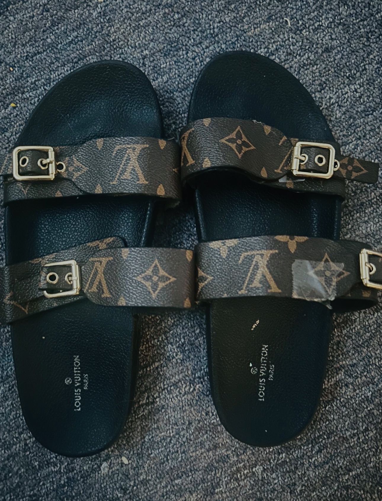 Louis Vuitton Slides Size 8