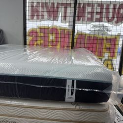 KING SIZE TEMPURPEDIC PROADAPT (MEDIUM) HYBRID MATTRESS & BOX SPRINGS BED SET