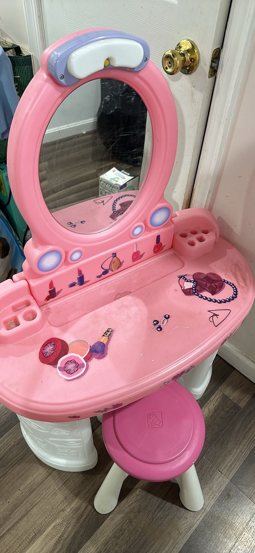 Girl Vanity