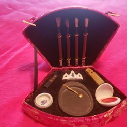 Japanese Artist Set. Very Unique. 🆕