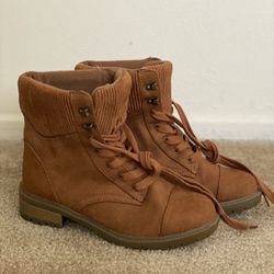 Women’s Caramel Boots Size 6.5
