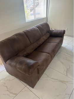 FREE COUCH (PICKUP ONLY)