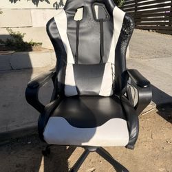 Gaming Chair $100