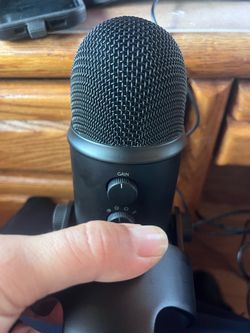 Microphone LOGITECH BLUE YETI USB CONDENSER MICROPHONE LIKE NEW
