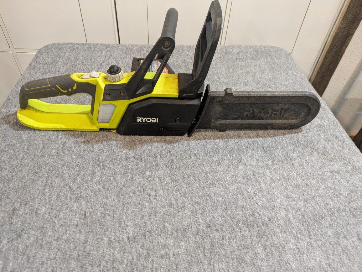 Ryobi 10-in 18 Volt Chainsaw