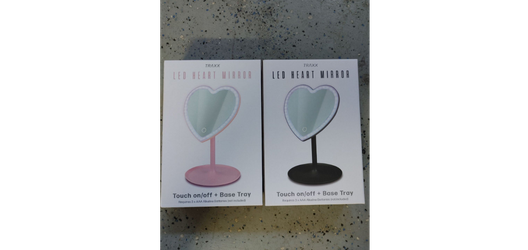 Mirror LED Lighted Makeup Heart 2pc Set